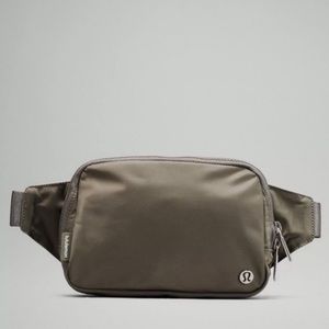 NWT LULULEMON EVERYWHERE BELT BAG